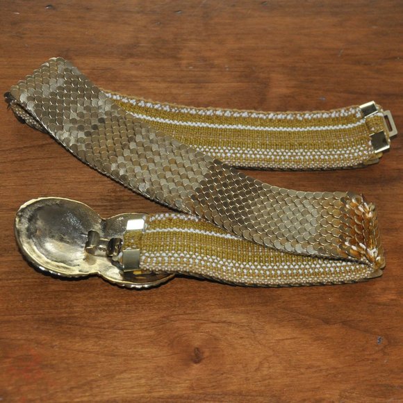 Vintage 80 Black Gold Metal Fish Scale Stretch Belt Buckle Marked Day-Lor 24-40" - Picture 3 of 4